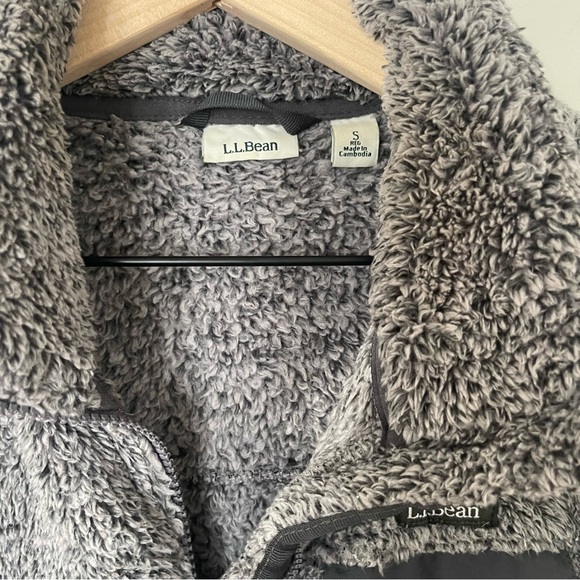L.L. Bean Sherpa Vest, Women’s size S, Charcoal Grey, Excellent Condition - Picture 4 of 12